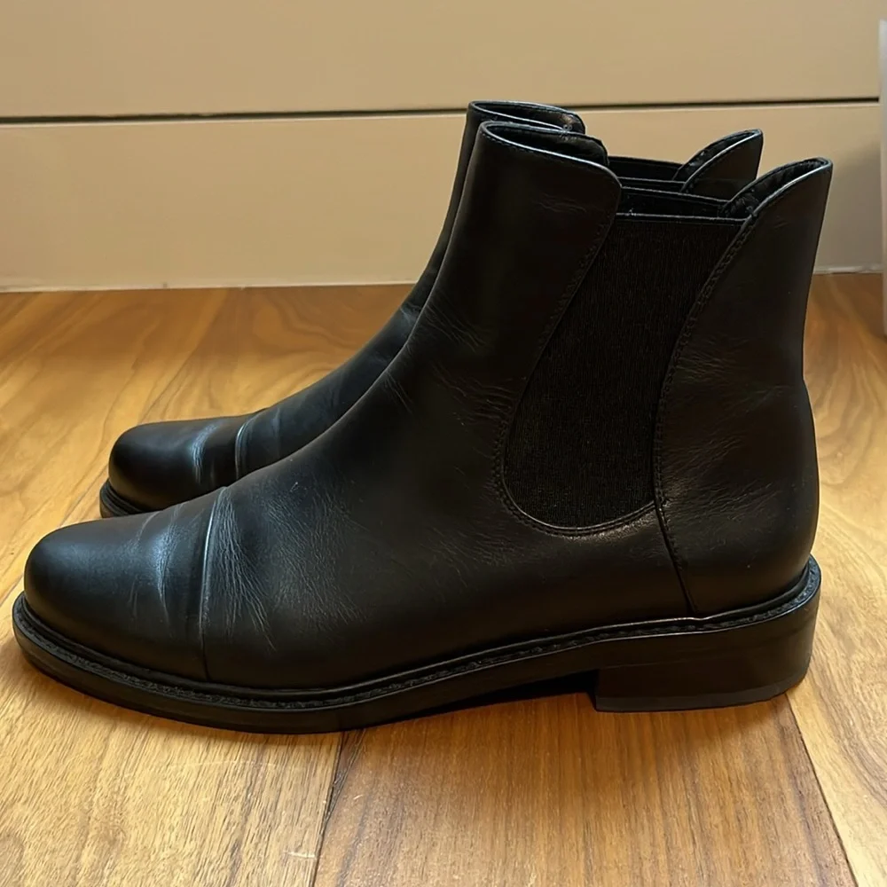 Stuart Weitzman Gobi Chelsea Boots